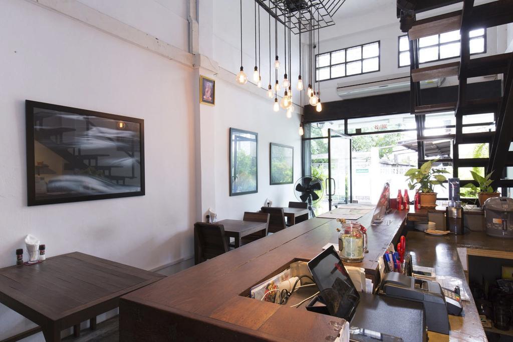 Kama Bangkok Bed & Breakfast Exterior photo