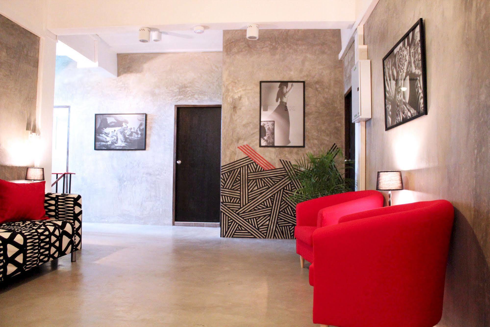 Kama Bangkok Bed & Breakfast Exterior photo