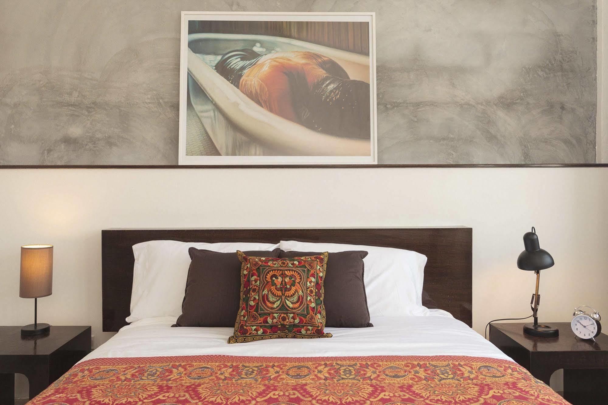 Kama Bangkok Bed & Breakfast Exterior photo