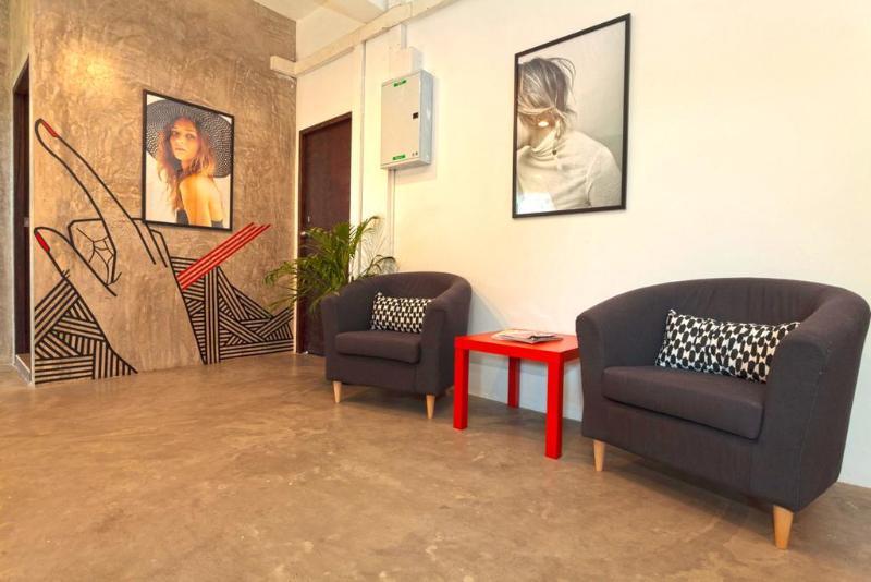 Kama Bangkok Bed & Breakfast Exterior photo